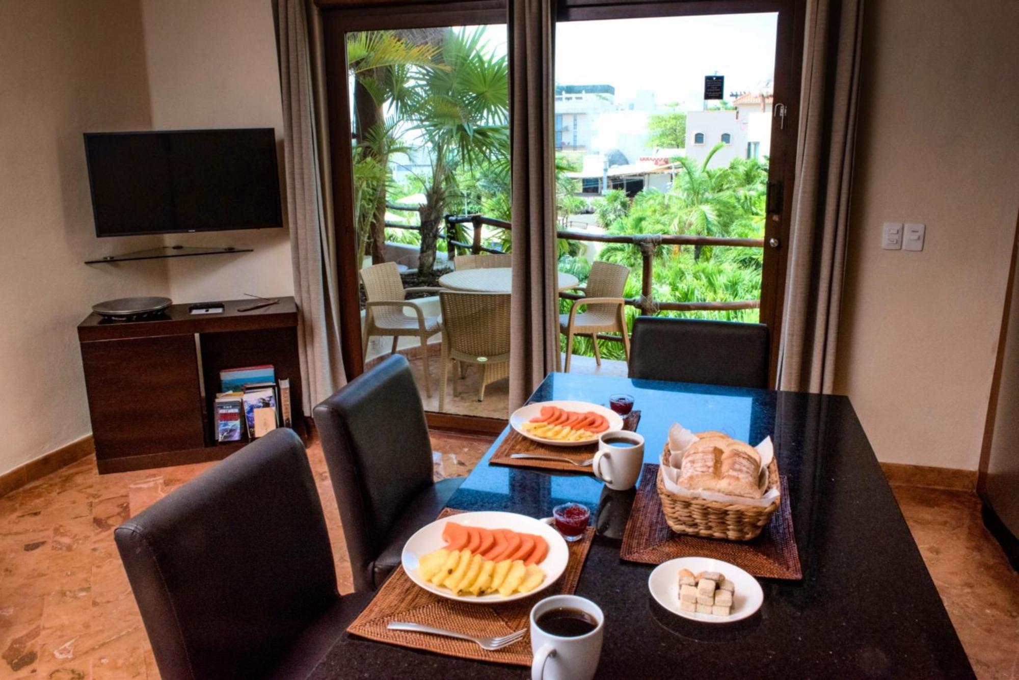 Porto Playa Condo Hotel And Beach Club Плая-дель-Кармен Экстерьер фото